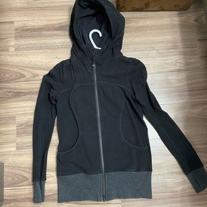 Lululemon sweater size 8